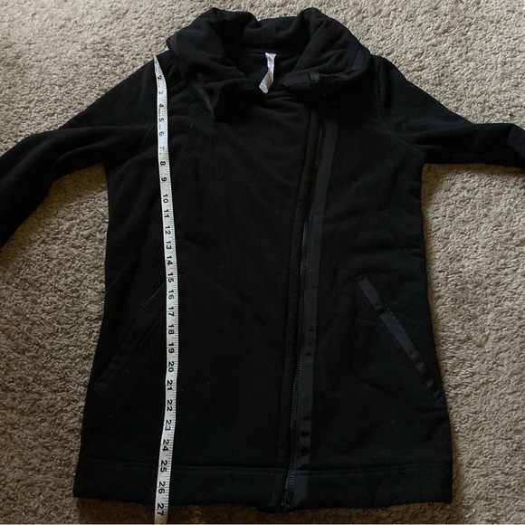 Lululemon Jacket - Picture 11 of 12
